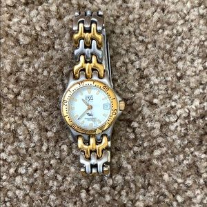 Esque Yellow gold and silver small women’s watch